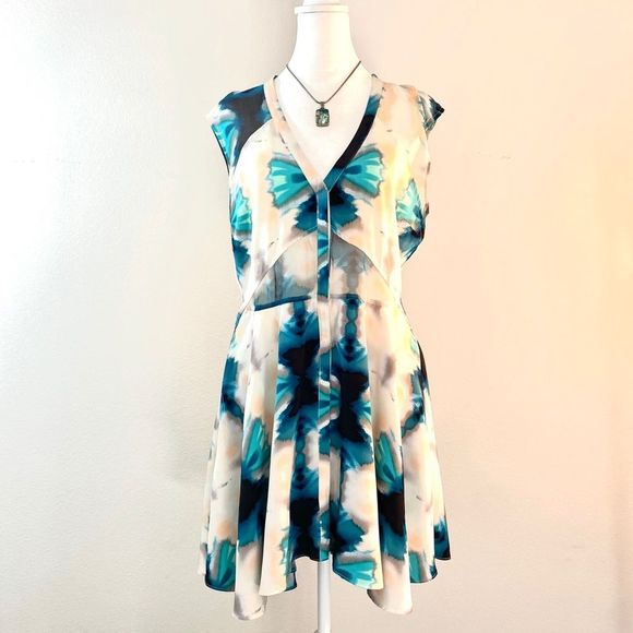 Madison Marcus Silk Dress - Picture 2 of 15